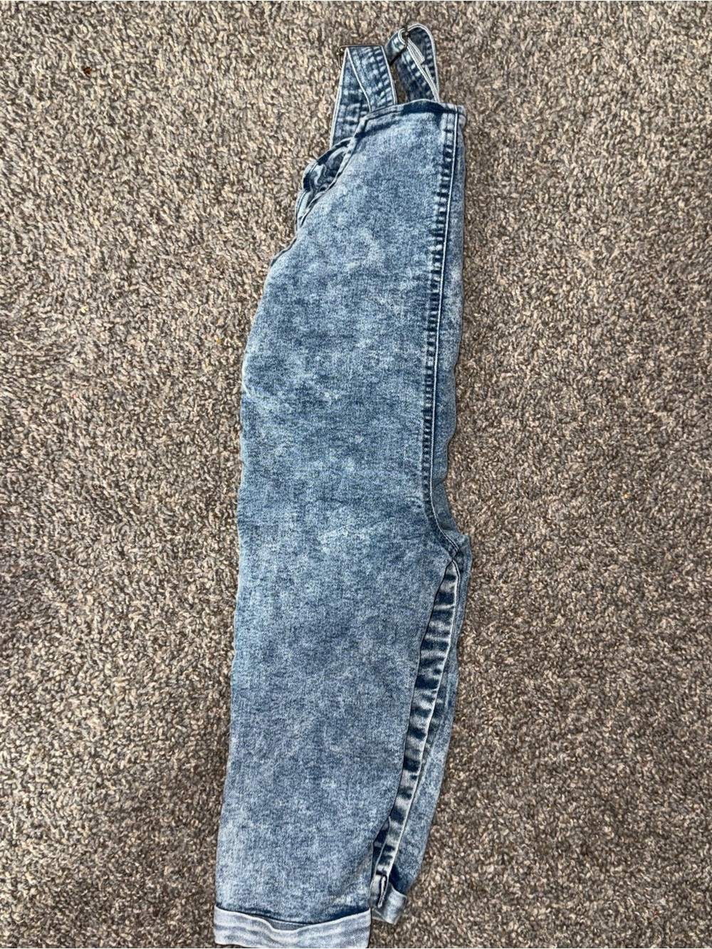 Two different brands - Picture 4 of 9